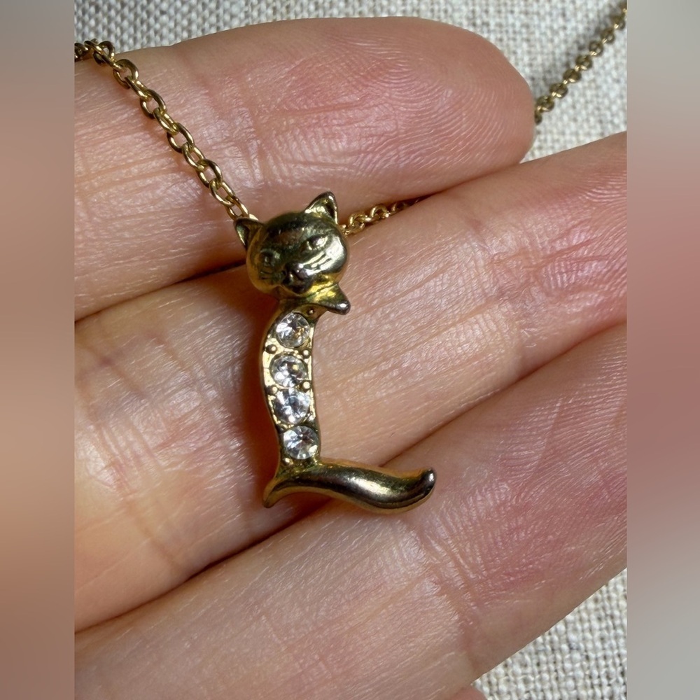 Vintage AVON Gold Tone Rhinestone Cat Initial "L" Pendant Necklace